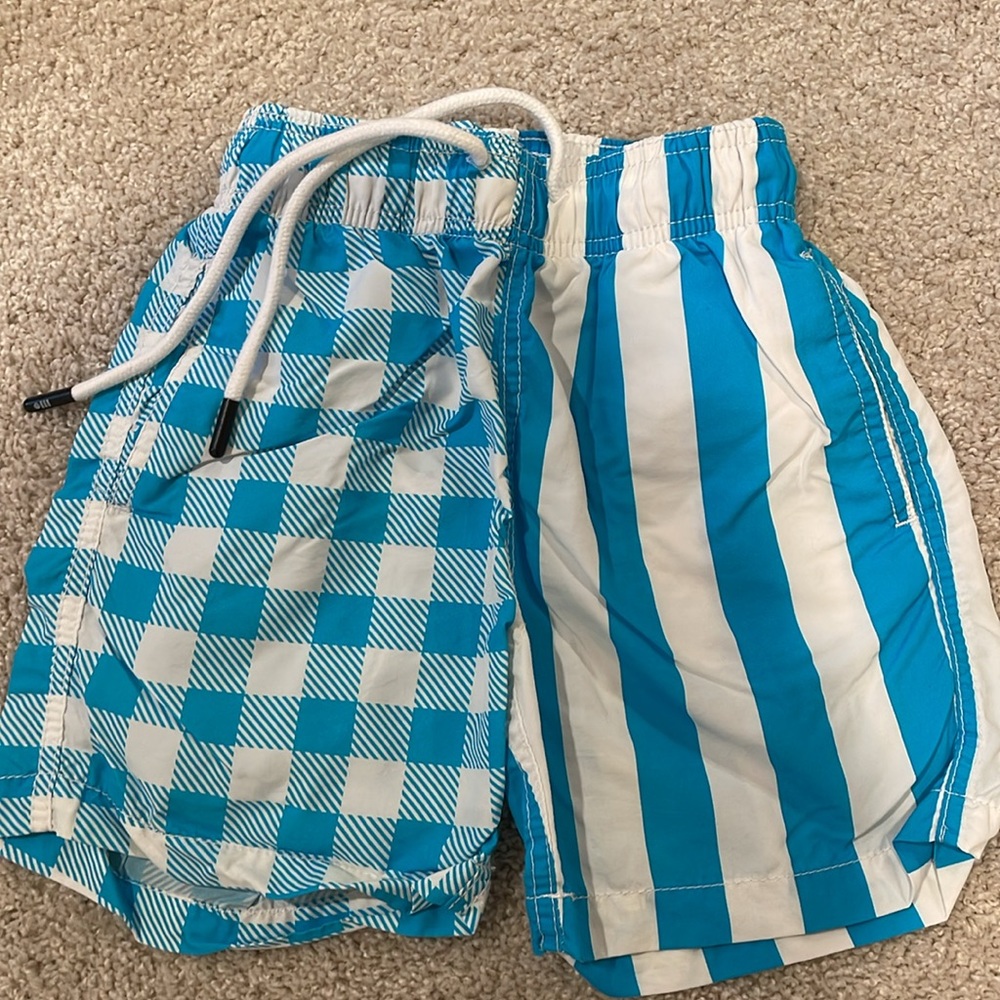 Set of 2 Solid and Striped Boys Bathing Suit Shorts size 6 - Picture 3 of 9